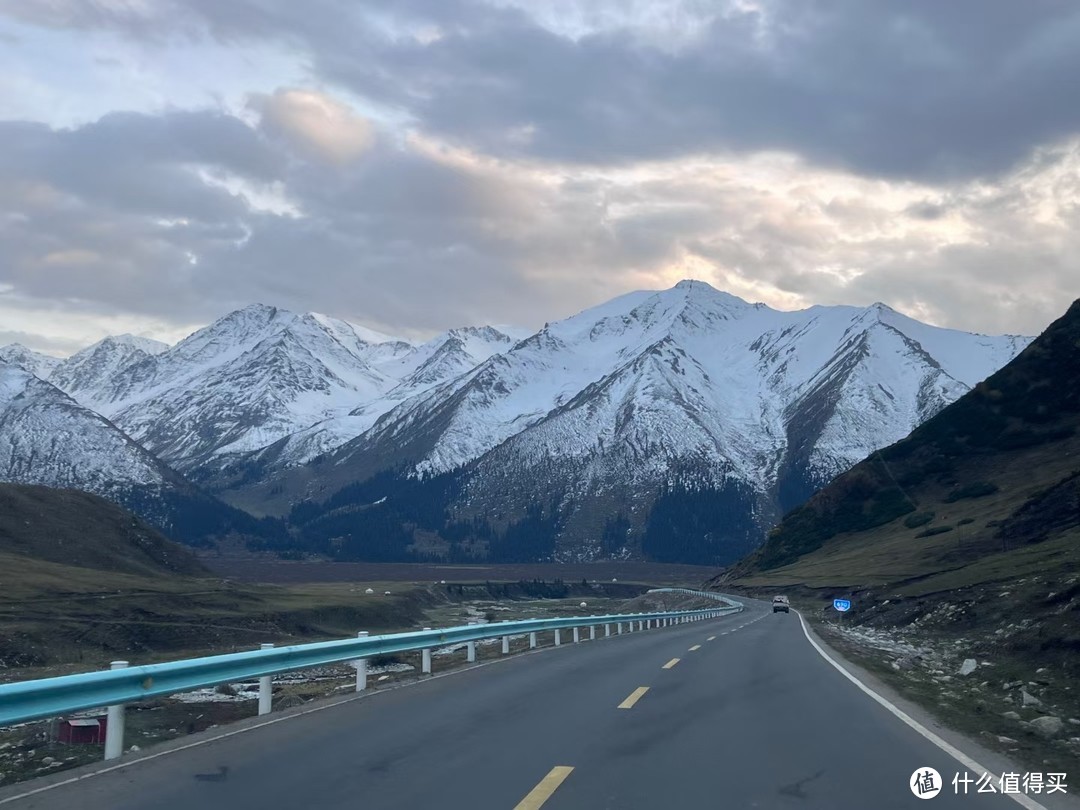 国庆来新疆看雪景吧！