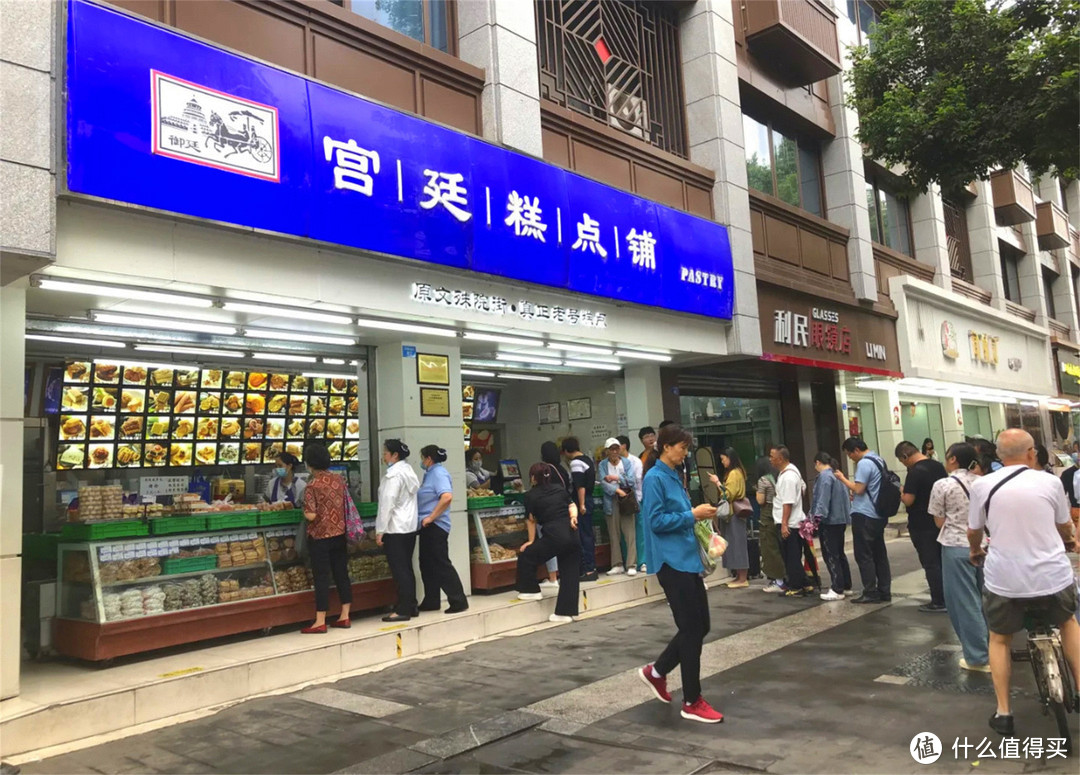 中国8个做糕点的“王者店铺”，7个是百年老店，南方北方平分秋色