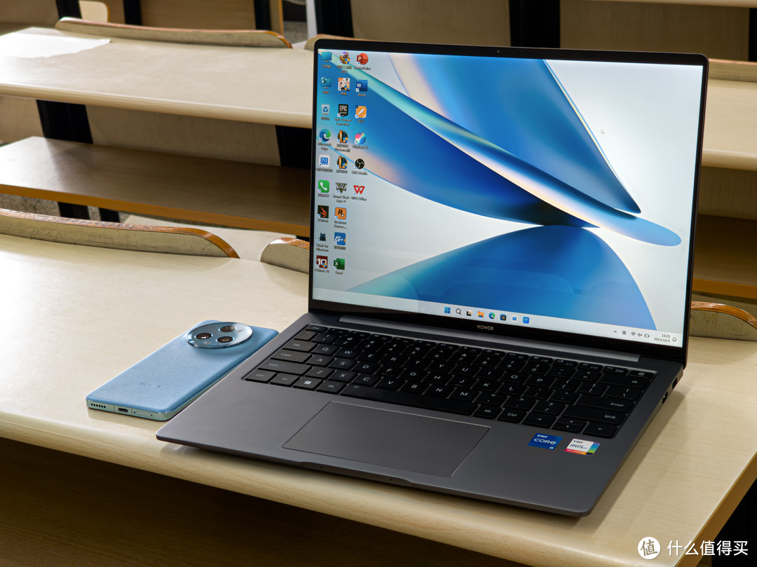 荣耀MagicBook 14 Pro 2023：陪你开启大学生活的全能伙伴