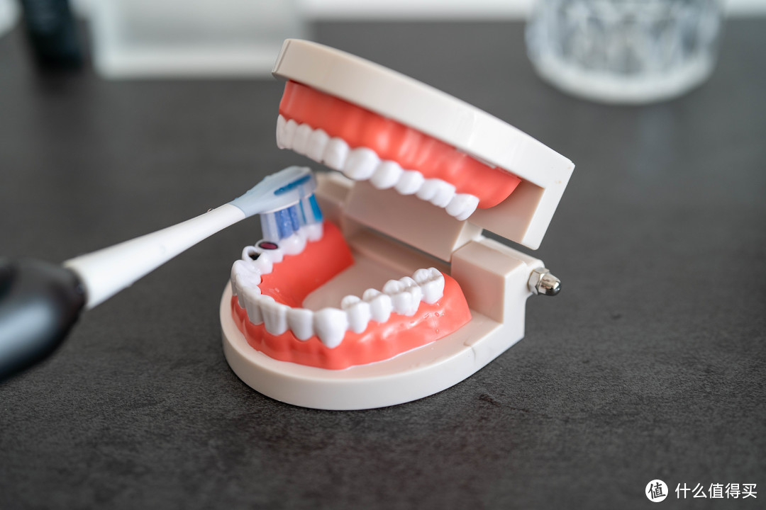 掌上口腔健康管家，一款“懂”我的电动牙刷：usmile 笑容加F10 PRO数字牙刷让笑容常在！