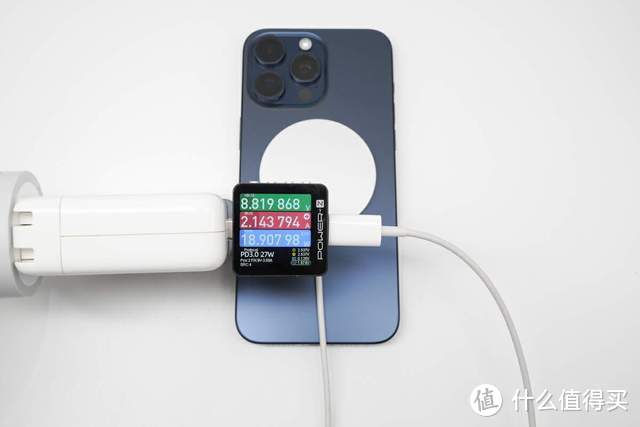 不用原装，支持 Qi2 无线充电？iPhone 15 Pro Max 手机无线充电测试