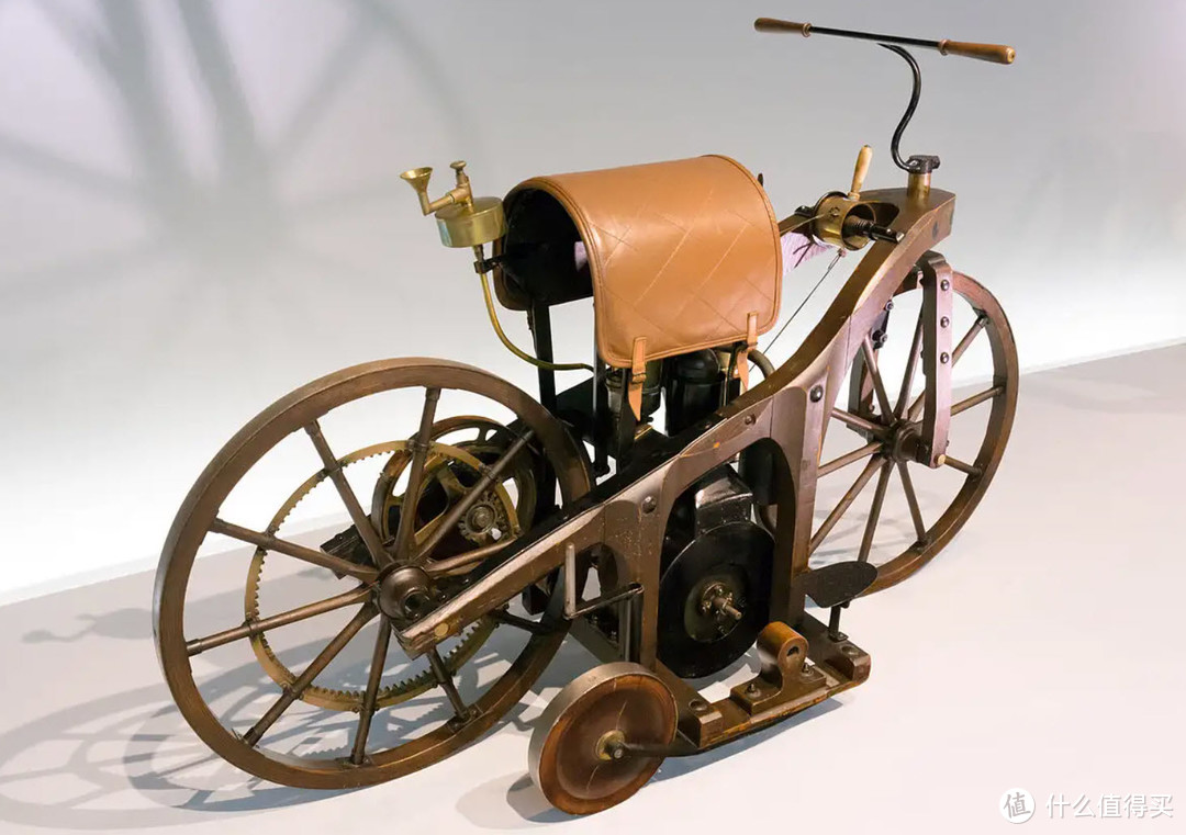 时光倒流：揭秘19世纪末汽车发明的激动人心时刻