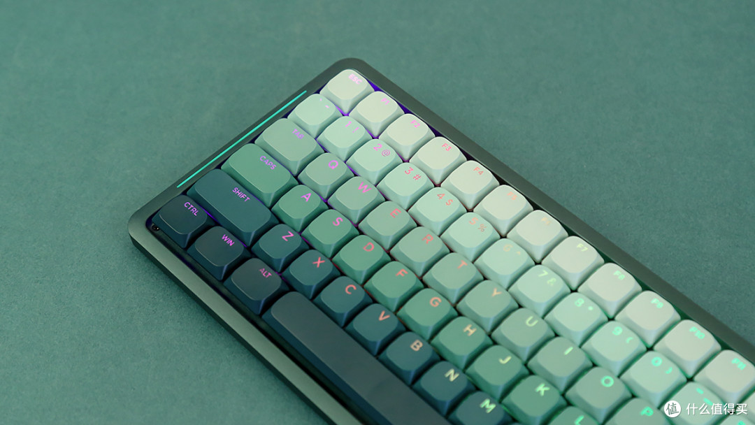 国风配矮轴,好看又好用:新贵sk01矮轴三模机械键盘评测