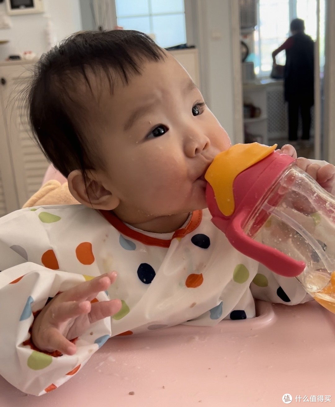 宝宝的第一个吸管杯 养成喝水好习惯