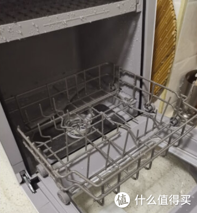 美的 M10 Pro洗碗机，新升级热风烘干 高温除菌让家庭聚餐更加轻松愉快！
