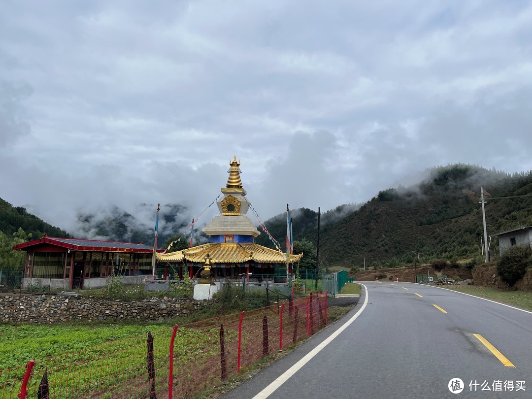 骑行穿越洛克之路，10天爬升15000米从甘南到川西