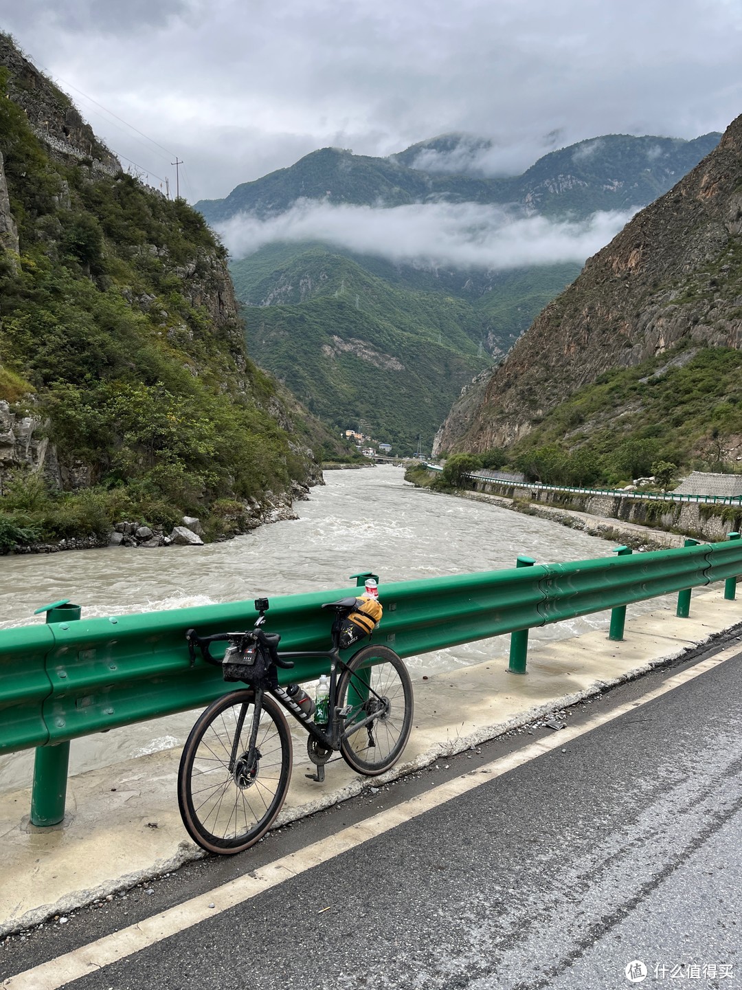 一路沿白水江顺流而下