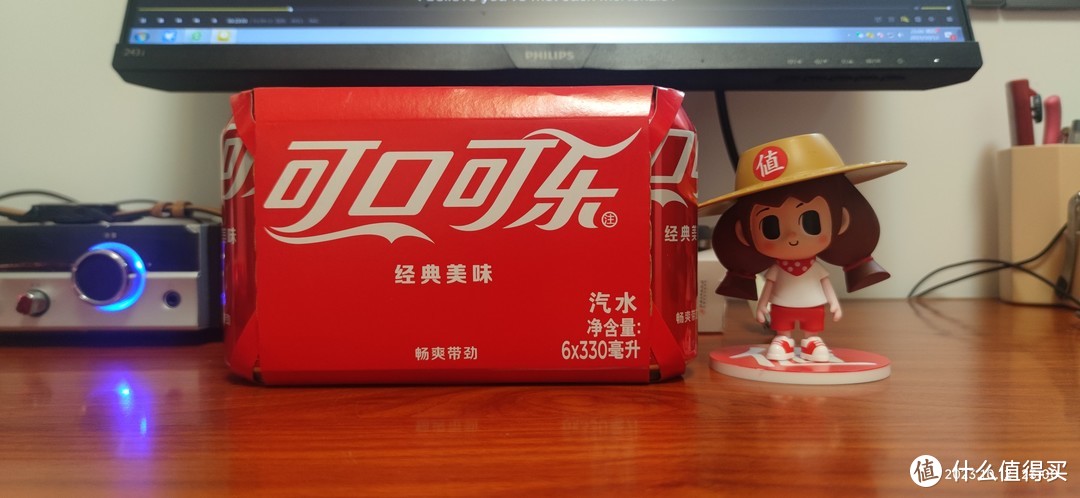 经典红色罐装的可口可乐，你喜欢喝吗？