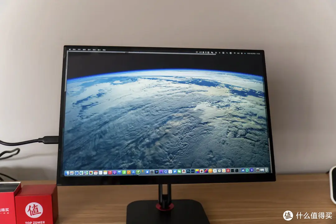 Macmini 秒变触屏 MacBook 六维鲨G16Q2便携屏体验