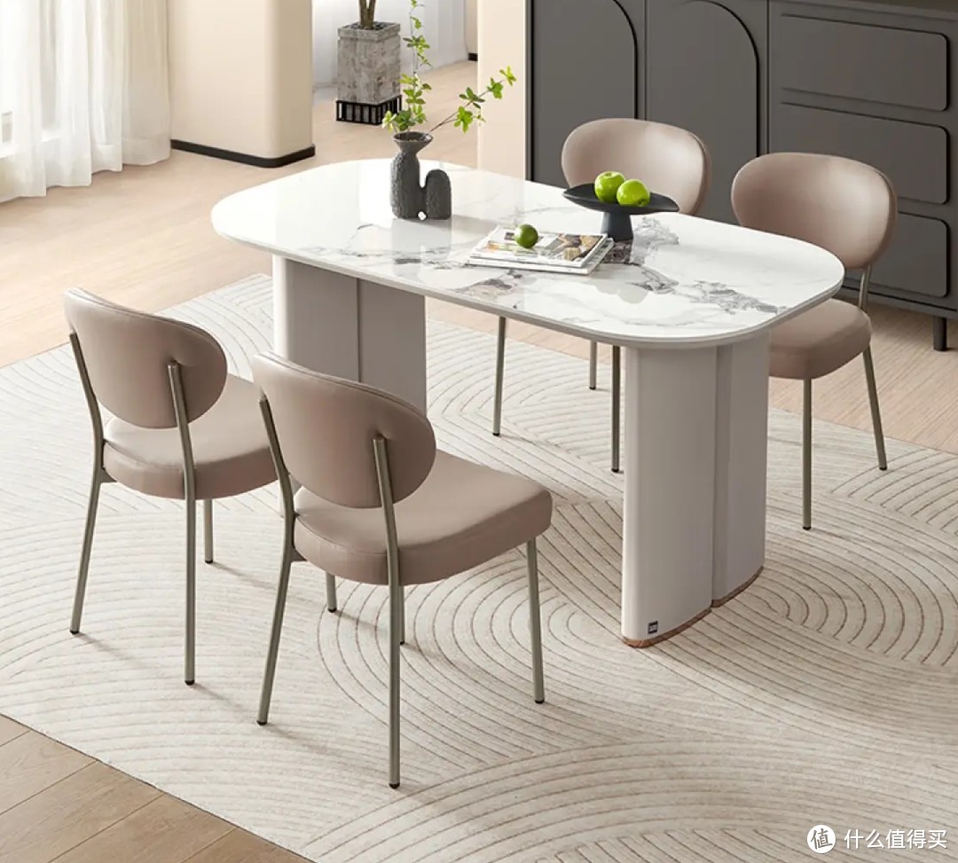 顾家家居现代简约法式餐椅PT7085Y-A慕斯餐椅*2——融合时尚与舒适，营造精致的用餐体验