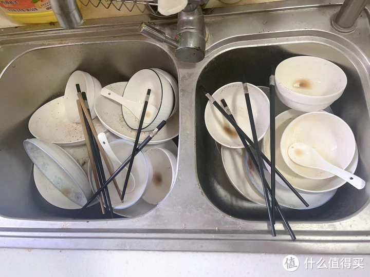 什么样的洗碗机才能真正做到清洁无死角？不知道洗碗机应该怎么选？这篇选购指南帮你分析搞定