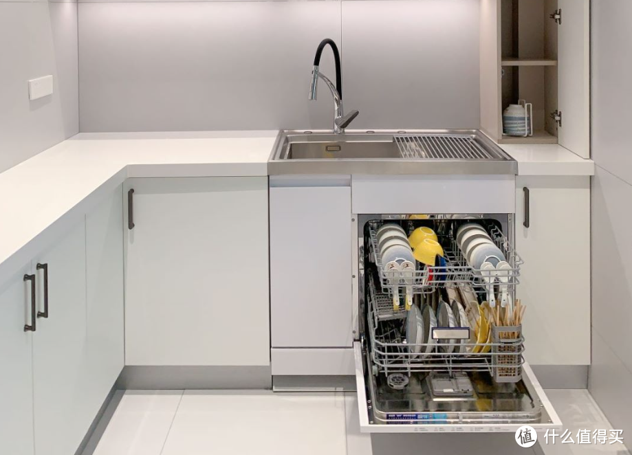 新房装修厨房电器选购攻略，提高幸福感的厨房电器推荐，集成灶+集成洗碗机的集成套系怎么选