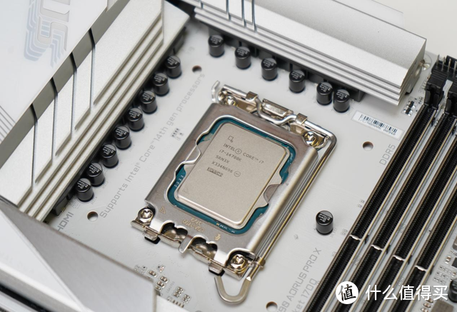 Intel 14代酷睿处理器首测：又回到挤牙膏的时代？
