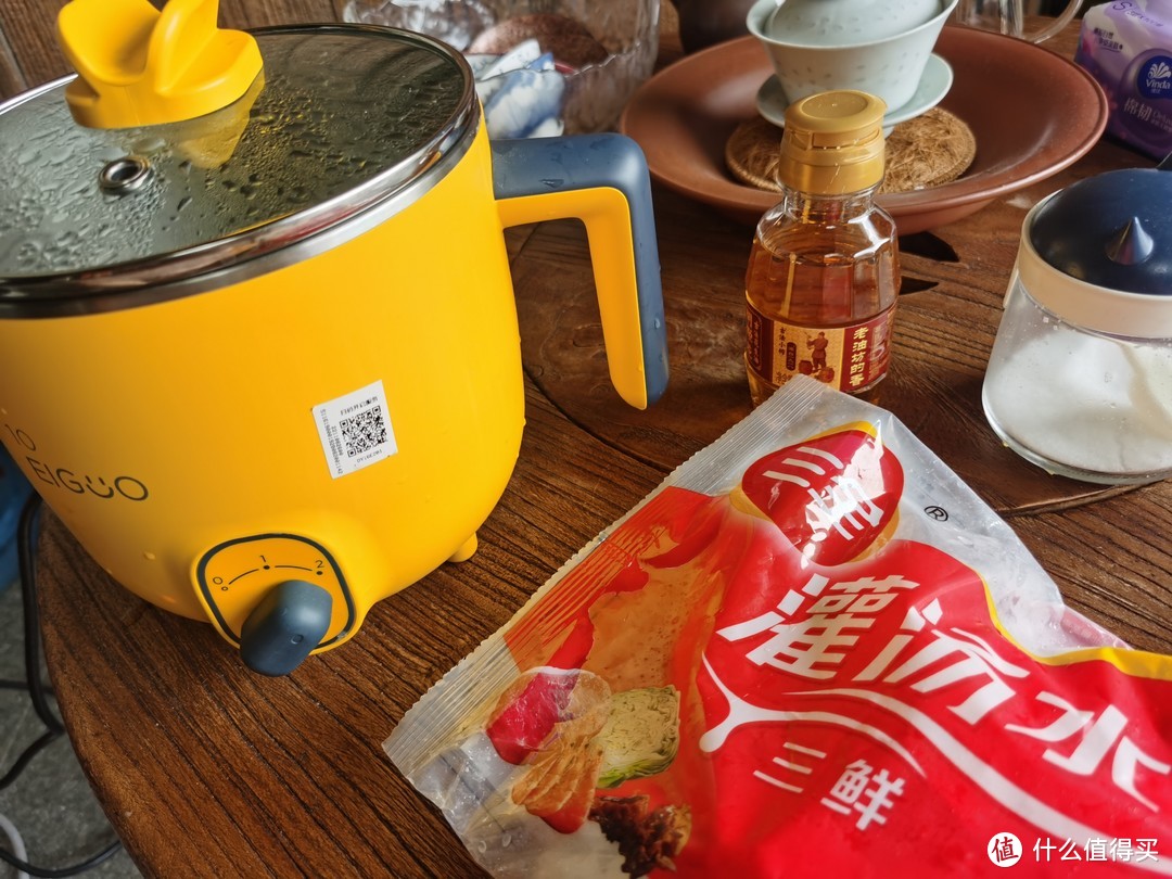 分享一下这万能电煮锅，今天煮饺子的过程