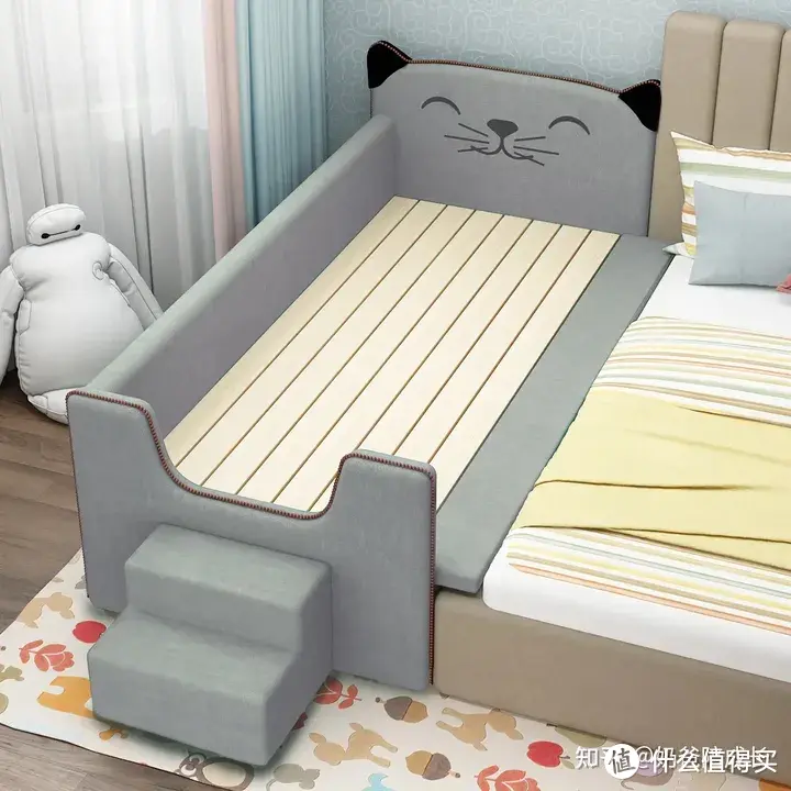 准备给娃买婴儿床，买实木床比较好，还是多功能可折叠的好？