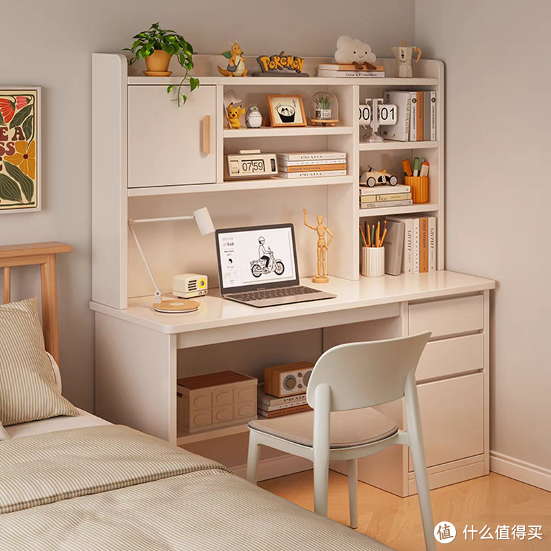 书桌书柜一体桌，空间利用最大化