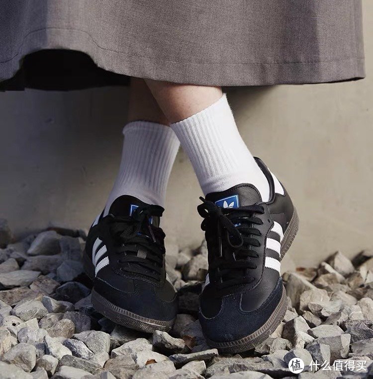 穿上 adidas 阿迪达斯三叶草 SAMBA OG 苏翊鸣同款男女板鞋，双十一狂欢一起嗨！