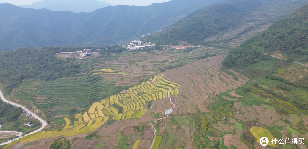 绍兴覆卮山，江浙少见的免费梯田和梯田灯光秀，还有最低海拔的冰川遗迹，值得去徒步！