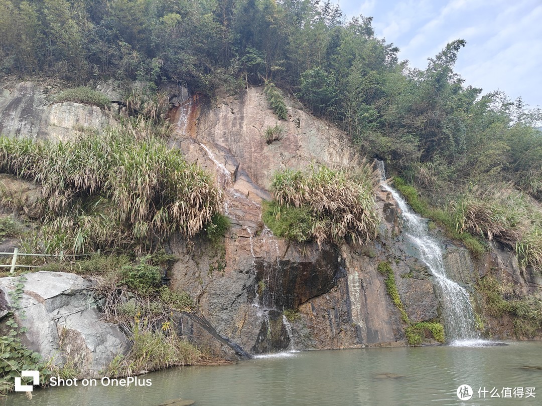 绍兴覆卮山，江浙少见的免费梯田和梯田灯光秀，还有最低海拔的冰川遗迹，值得去徒步！