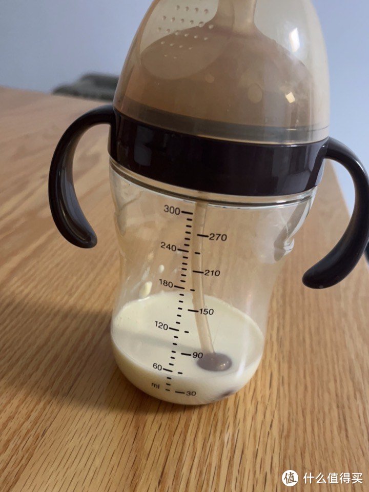 世喜奶瓶，让宝宝爱上喝奶！