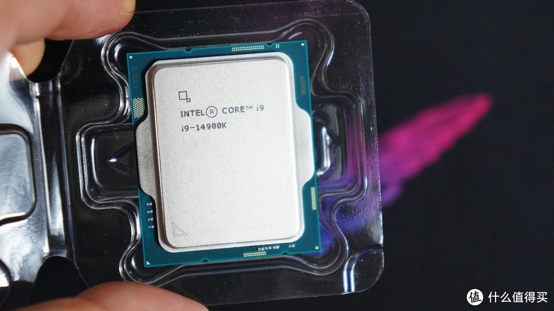迎合intel14代处理器上市，这三款七彩虹白色700系主板哪款适合你？