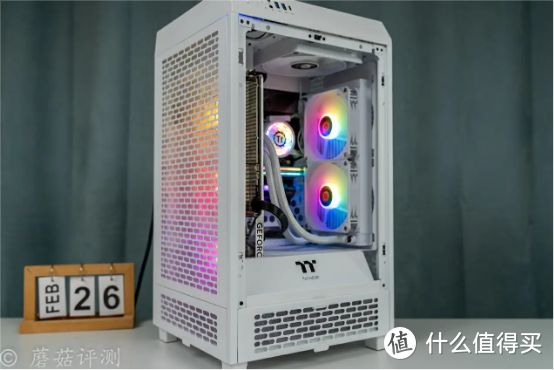 轻松塞进一张RTX4090，散热还十分优秀，Tt（Thermaltake）The Tower 200白色Mini迷你机箱 评测