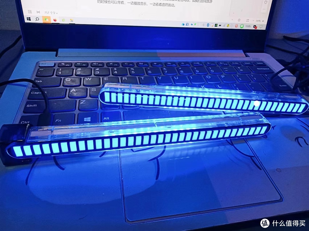太炫酷了！VFZ双面拾音灯，声效灯光的完美融合，超炫酷桌搭神器！