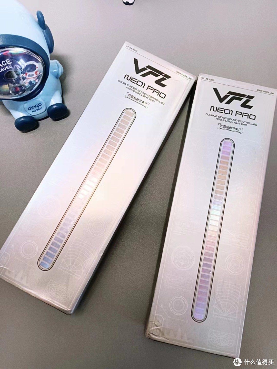 太炫酷了！VFZ双面拾音灯，声效灯光的完美融合，超炫酷桌搭神器！