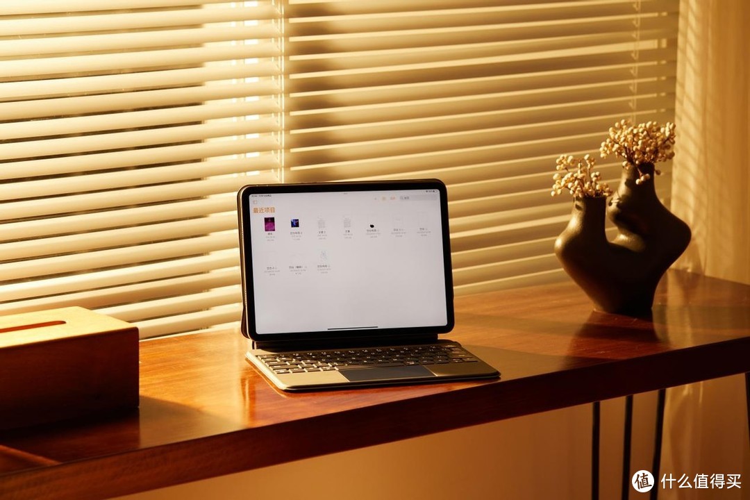 苹果上新ipad 10！首款支持eSIM，搭配绿联磁吸妙控键盘拿捏生产力