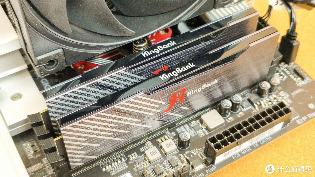 颜值性能两手抓：金百达DDR5-6800内存超频实测，白嫖内存频率也能有性能大提升！