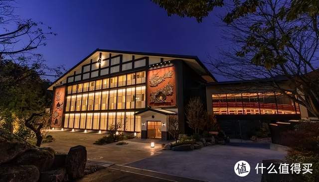 据说这是今秋，日本人赏枫爱住的设计酒店