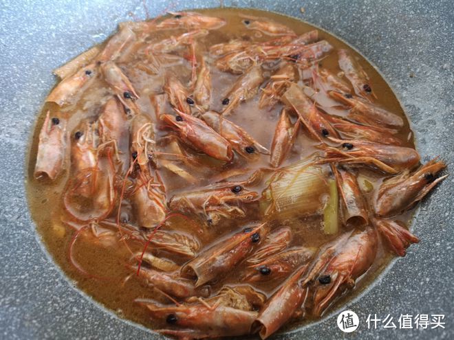 剥虾剩下的虾皮虾头怎么吃？多种做法，补钙真好！