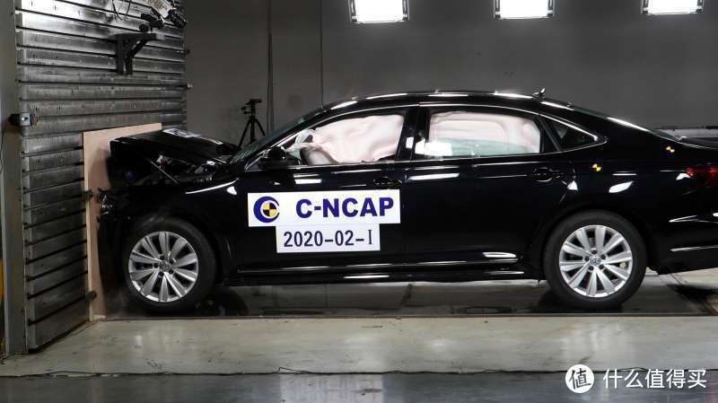 C-NCAP的真车碰撞试验