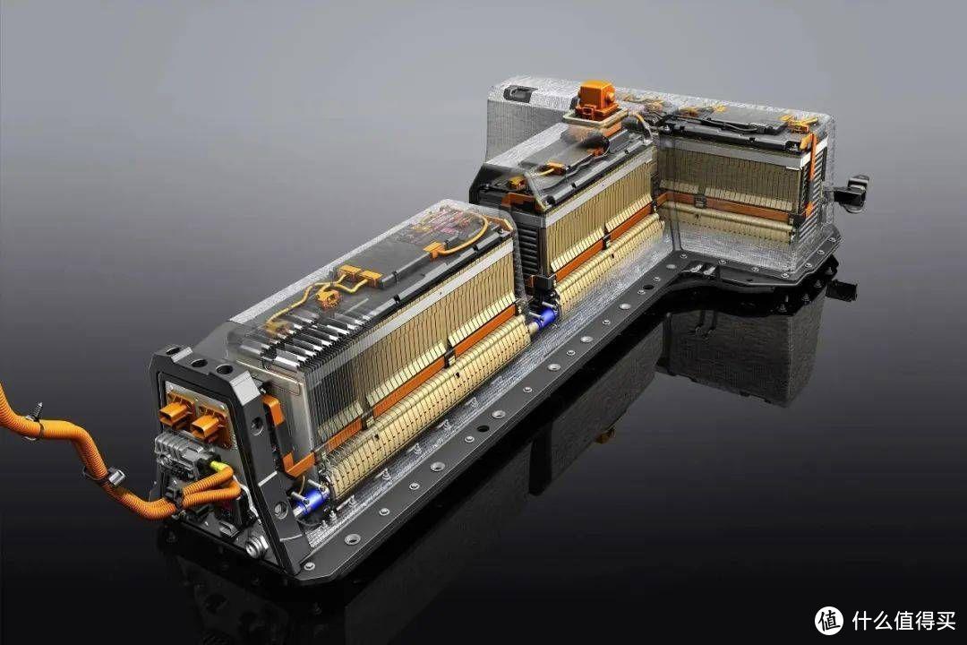 弯道超车又翻车？在国产车企忙着内耗时，日产固态电池研发成功！