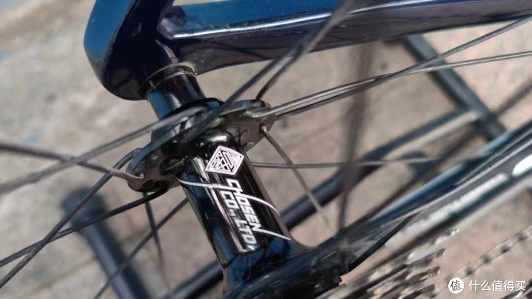 快客碳纤维自行车赛车，挑战赛道的利器