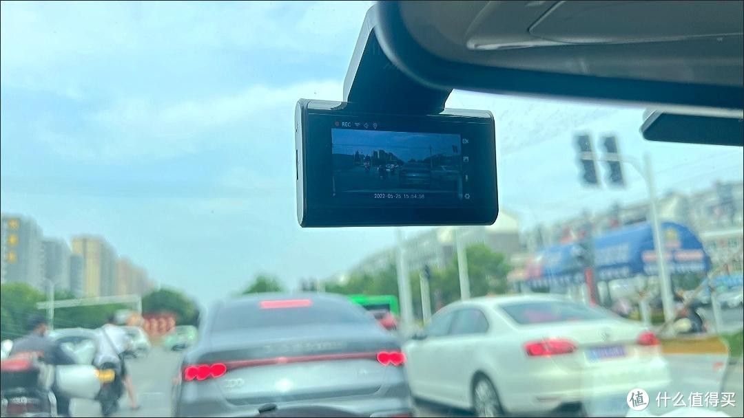  海康威视行车记录仪：清晰如洗，守护你的驾驶之路 