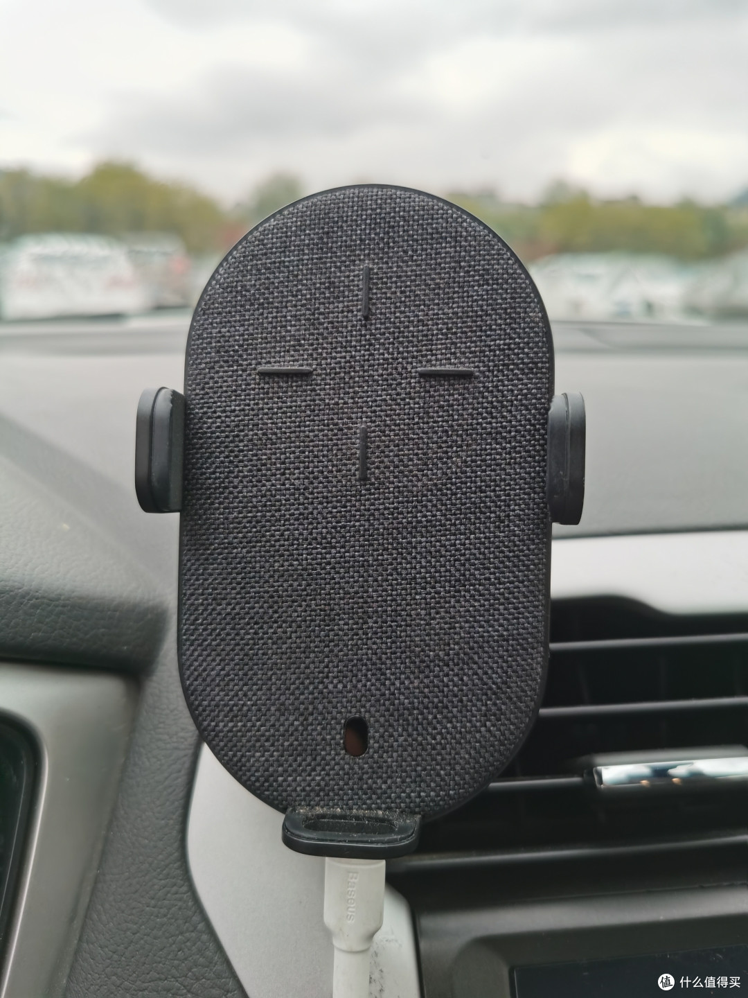 华为50w车载无线充电器