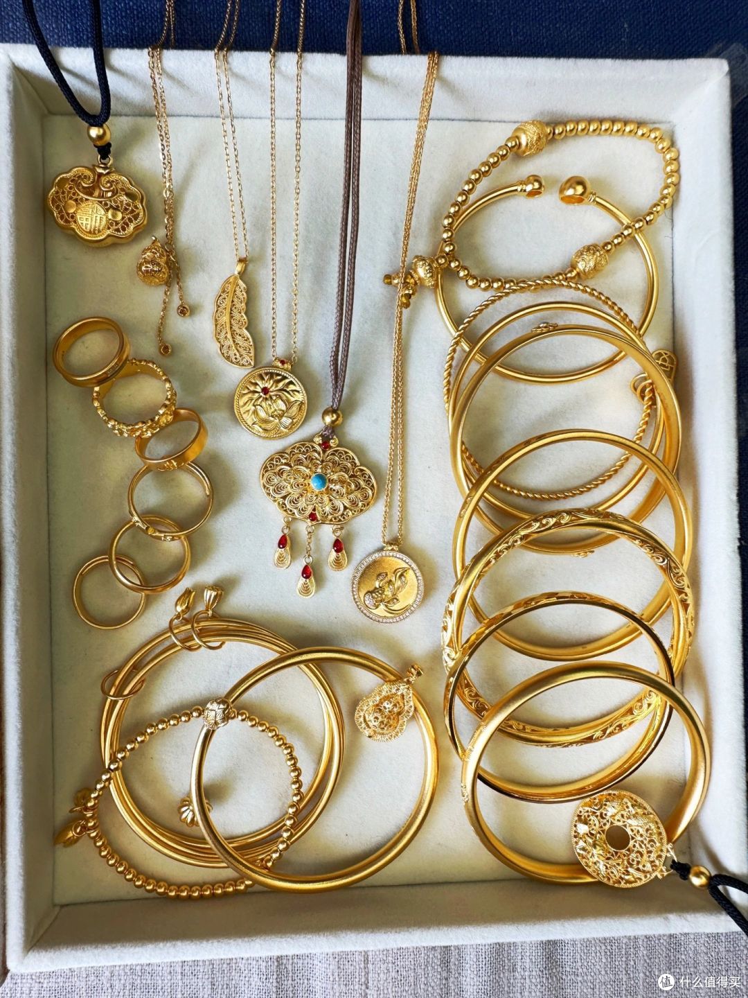 为什么金价跌了也不建议“戴金”？换成这三样，才是真的高级贵气_黄金首饰_什么值得买