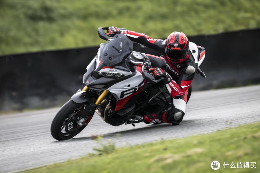 DUCATI Multistrada V4 RS首次亮相，搭配Panigale的发动机