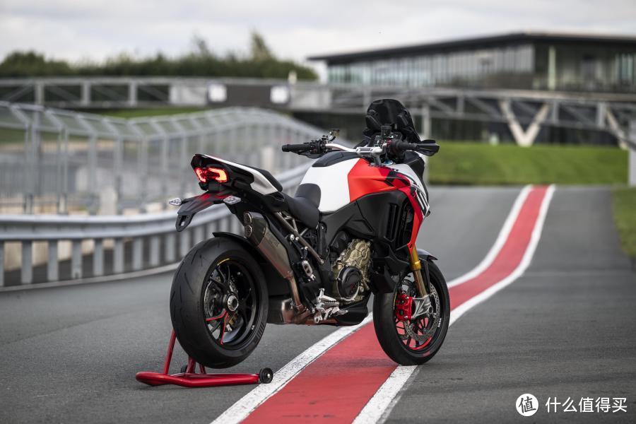 DUCATI Multistrada V4 RS首次亮相，搭配Panigale的发动机