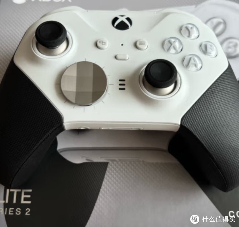 现在预定31号特价679元！或更低价！微软 Xbox Elite 无线控制器 2 代白色青春版：玩家必备神器!