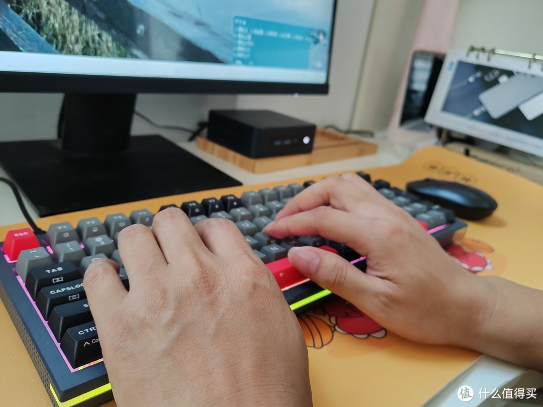 创新与经典的完美融合，KEMOVE K98机械键盘为你打造极致打字体验