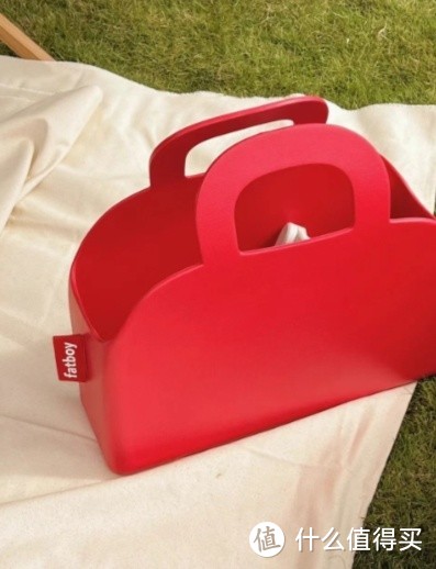 一张野餐垫，让户外野餐更加舒适和优雅