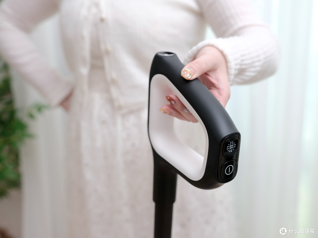 电池升级！质保延长！2分钟热水洗，5分钟高温速干的添可芙万Booster洗地机，使用表现如何？