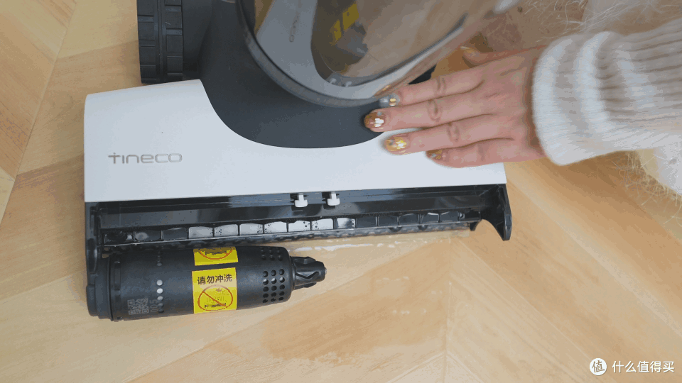 电池升级！质保延长！2分钟热水洗，5分钟高温速干的添可芙万Booster洗地机，使用表现如何？