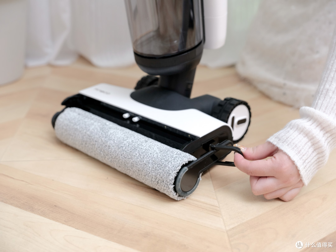 电池升级！质保延长！2分钟热水洗，5分钟高温速干的添可芙万Booster洗地机，使用表现如何？