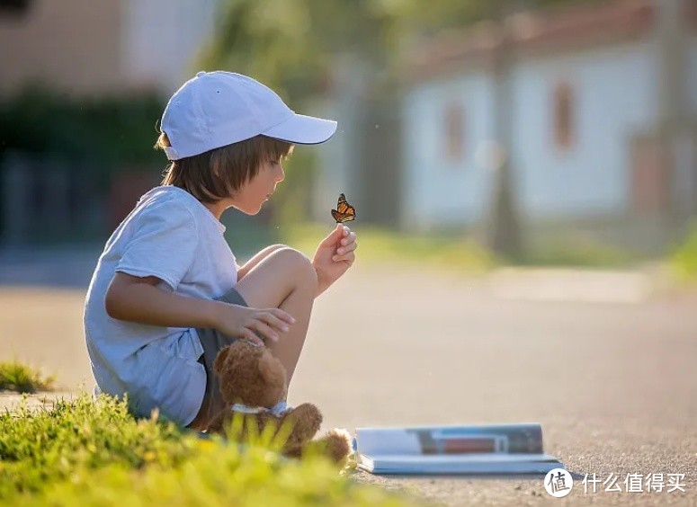 你存在，所以我存在！去感受而不是处理孩子的情绪！真希望我父母读过这本书！