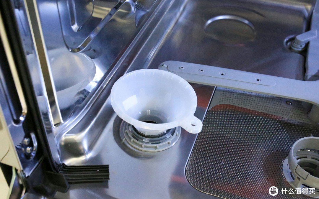 3000多可以入16套洗碗机？自动开关门烘干+智能分层洗智能控制，米家P1洗碗机体验分享