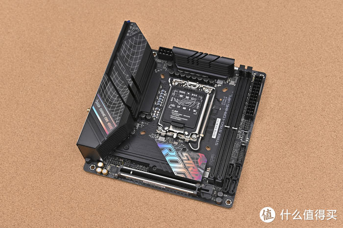 把 ATX 电源装进 ITX 机箱——ROG B760-I+影驰 4070+机械大师 iF13 装机展示