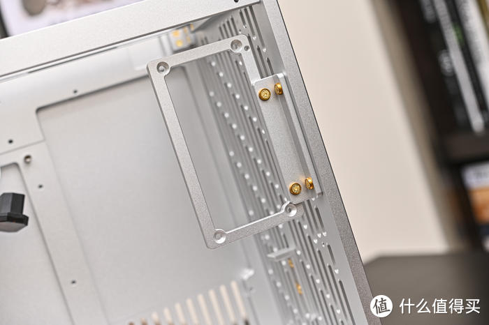 装一台阳极银高质感直插ITX——七彩虹 B760I+影驰 4070+DENG A12Pro 装机展示